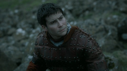 extant_GameOfThrones_5x03-HighSparrow_2029