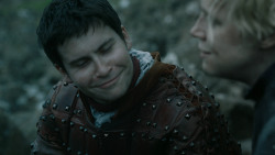 extant_GameOfThrones_5x03-HighSparrow_2295