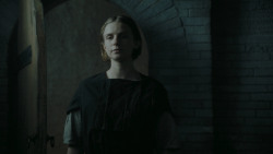 extant_GameOfThrones_5x03-HighSparrow_2932