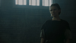 extant_GameOfThrones_5x03-HighSparrow_2949