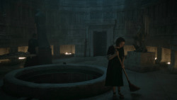 extant_GameOfThrones_5x03-HighSparrow_3294