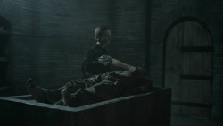 extant_GameOfThrones_5x03-HighSparrow_3430