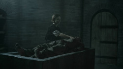 extant_GameOfThrones_5x03-HighSparrow_3432