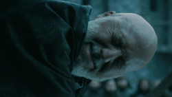 extant_GameOfThrones_5x03-HighSparrow_4224