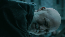 extant_GameOfThrones_5x03-HighSparrow_4226
