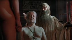 extant_GameOfThrones_5x03-HighSparrow_4297