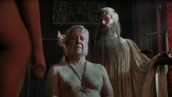 extant_GameOfThrones_5x03-HighSparrow_4300