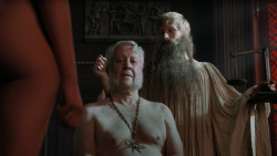 extant_GameOfThrones_5x03-HighSparrow_4301