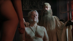extant_GameOfThrones_5x03-HighSparrow_4307