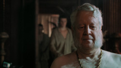 extant_GameOfThrones_5x03-HighSparrow_4352