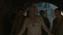 extant_GameOfThrones_5x03-HighSparrow_4409
