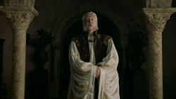 extant_GameOfThrones_5x03-HighSparrow_4455