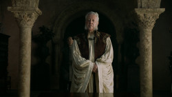 extant_GameOfThrones_5x03-HighSparrow_4458