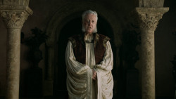 extant_GameOfThrones_5x03-HighSparrow_4501