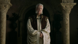 extant_GameOfThrones_5x03-HighSparrow_4512
