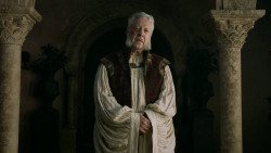 extant_GameOfThrones_5x03-HighSparrow_4513