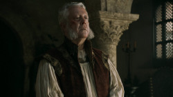 extant_GameOfThrones_5x03-HighSparrow_4521