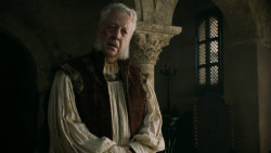 extant_GameOfThrones_5x03-HighSparrow_4537