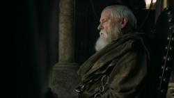 extant_GameOfThrones_5x03-HighSparrow_4550