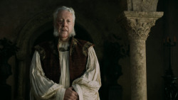 extant_GameOfThrones_5x03-HighSparrow_4559
