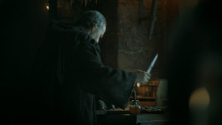 extant_GameOfThrones_5x03-HighSparrow_4952