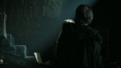 extant_GameOfThrones_5x03-HighSparrow_4968