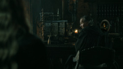 extant_GameOfThrones_5x03-HighSparrow_4997