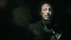extant_GameOfThrones_5x04-SonsOfTheHarpy_0309