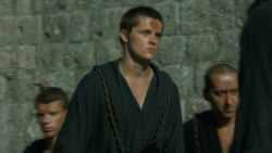 extant_GameOfThrones_5x04-SonsOfTheHarpy_1055