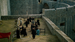 extant_GameOfThrones_5x04-SonsOfTheHarpy_1077