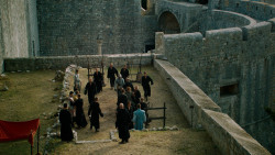 extant_GameOfThrones_5x04-SonsOfTheHarpy_1078
