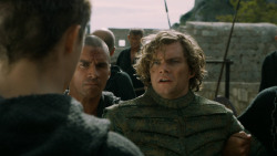 extant_GameOfThrones_5x04-SonsOfTheHarpy_1085