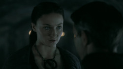 extant_GameOfThrones_5x04-SonsOfTheHarpy_3020