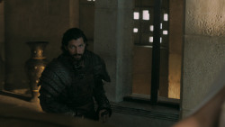 extant_GameOfThrones_5x04-SonsOfTheHarpy_4565