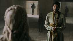 extant_GameOfThrones_5x04-SonsOfTheHarpy_4631
