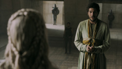 extant_GameOfThrones_5x04-SonsOfTheHarpy_4634