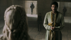 extant_GameOfThrones_5x04-SonsOfTheHarpy_4635