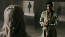 extant_GameOfThrones_5x04-SonsOfTheHarpy_4645