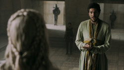 extant_GameOfThrones_5x04-SonsOfTheHarpy_4646
