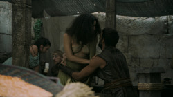 extant_GameOfThrones_5x04-SonsOfTheHarpy_4714