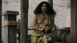 extant_GameOfThrones_5x04-SonsOfTheHarpy_4780