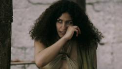 extant_GameOfThrones_5x04-SonsOfTheHarpy_4783
