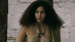 extant_GameOfThrones_5x04-SonsOfTheHarpy_4785
