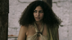 extant_GameOfThrones_5x04-SonsOfTheHarpy_4787