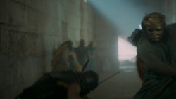extant_GameOfThrones_5x04-SonsOfTheHarpy_4846