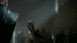 extant_GameOfThrones_5x04-SonsOfTheHarpy_4877