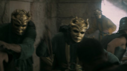 extant_GameOfThrones_5x04-SonsOfTheHarpy_4974