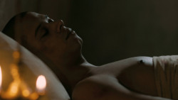 extant_GameOfThrones_5x05-KillTheBoy_0008