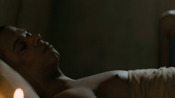 extant_GameOfThrones_5x05-KillTheBoy_0010