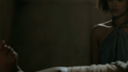 extant_GameOfThrones_5x05-KillTheBoy_0012
